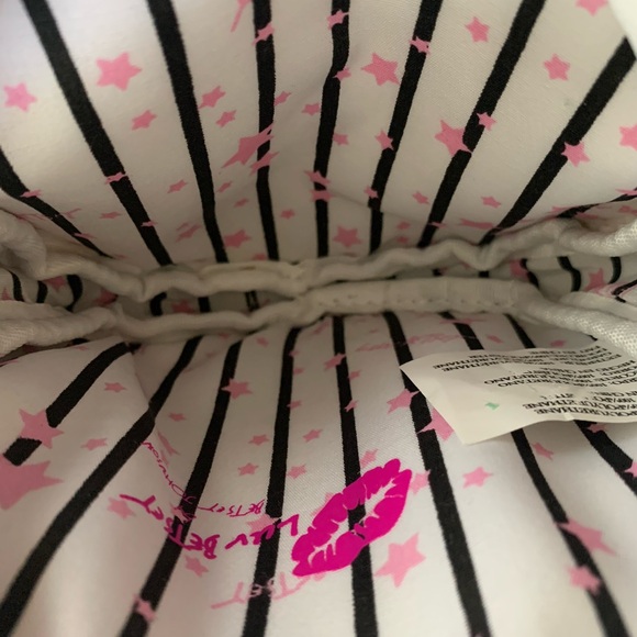 BETSY JOHNSON Luv Betsy 100% polyurethane Panda zip close wristlet VVGUC - Picture 6 of 9